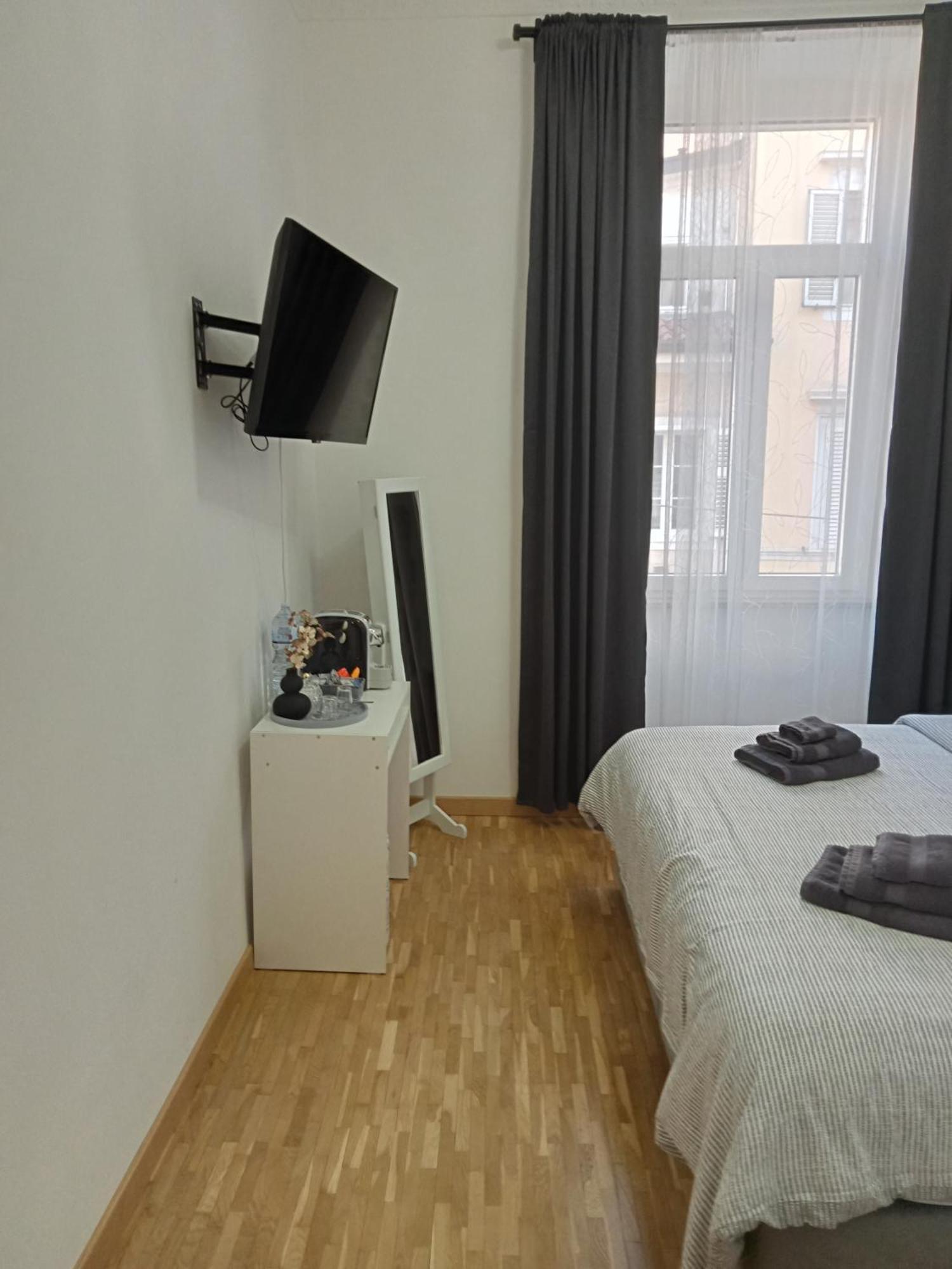 Fenix Rooms Trieste Exterior photo